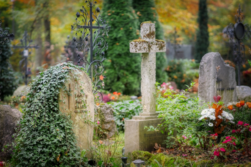 funeraire-LE LUC-min_cemetery-4653166